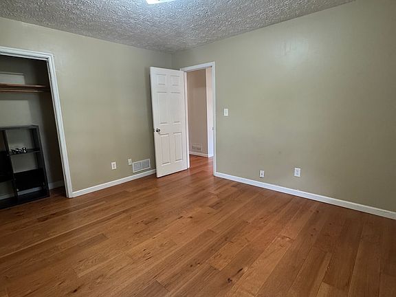 3rd image of 1091 Oakland Ave SE APT C