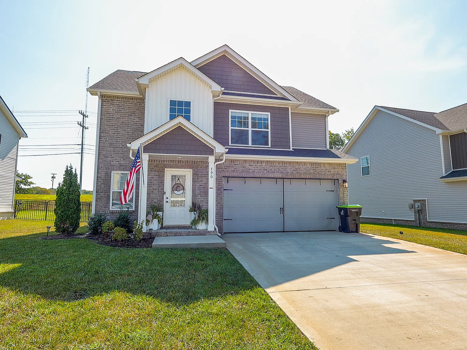 4 bed, 2.5 bath, 1842 sqft, $2,400 — Photo 1
