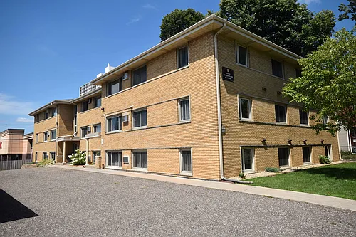 Mount Curve Apartments Photo 1