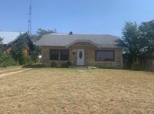602 Oakland St, Plainview, TX 79072