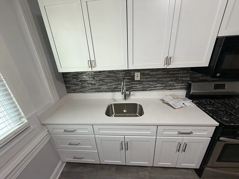 2109 E Federal St — Photo 8