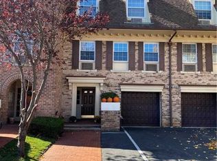 13-26 Robin Ln #3, Bayside, NY 11360