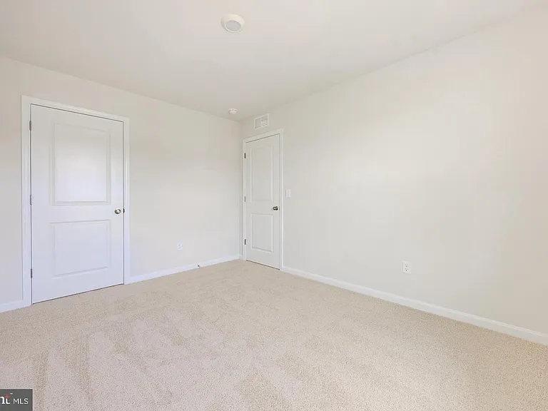 110 Charing Cross Dr — Photo 20