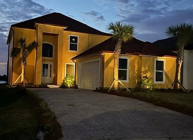 Building Photo - 1044 Marina Villa S