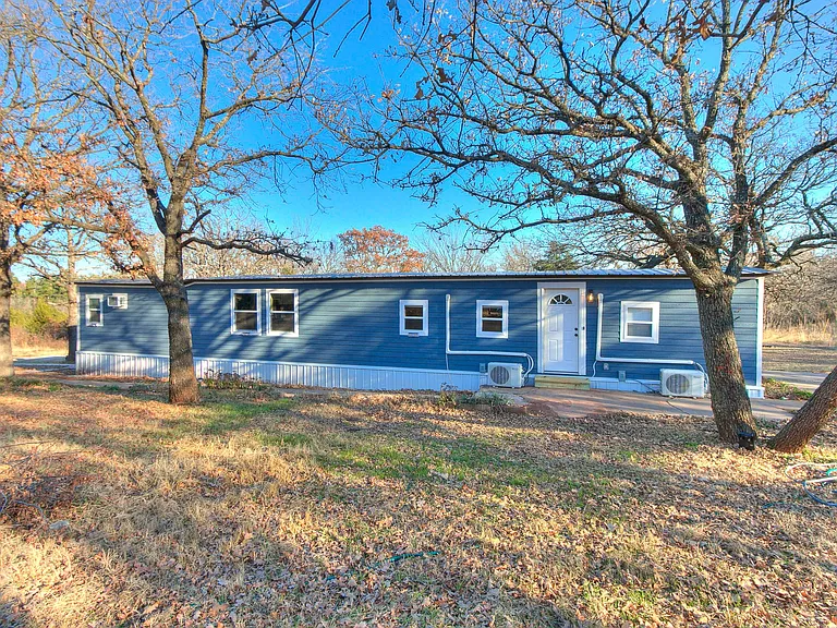 21036 Owens Dr — Photo 4