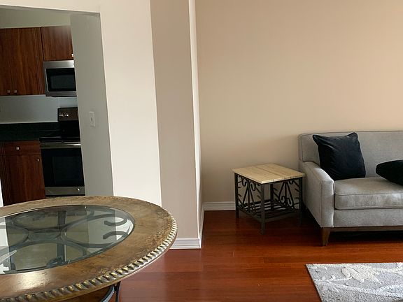4th image of 300 Riverfront Dr #G