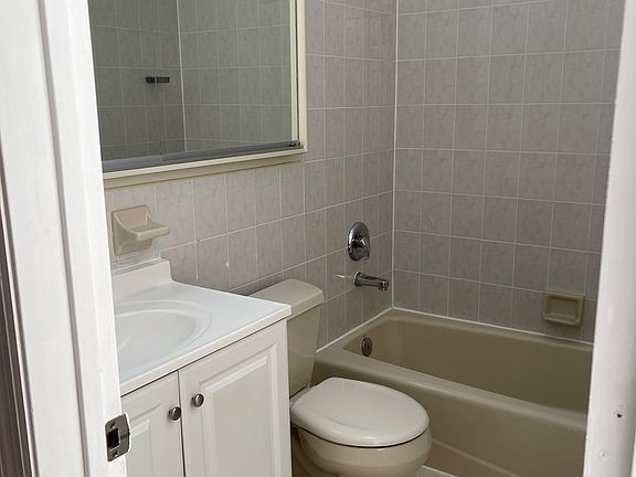 3rd image of 1115 125th St Floor 2