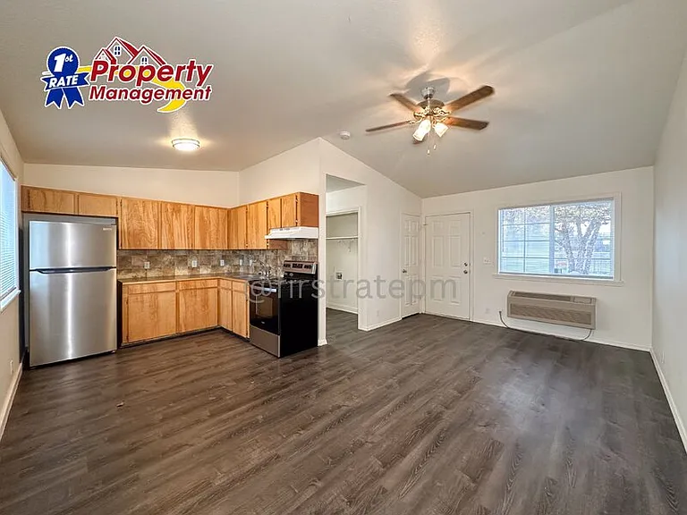 121 W Madison St #101 — Photo 8