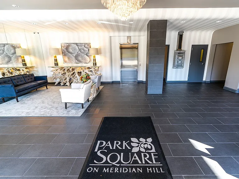 Park Square — Photo 10
