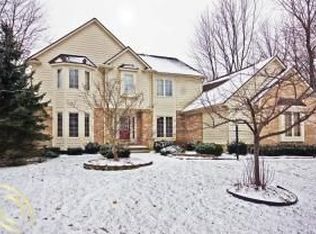 42044 Hunters Rdg, Canton, MI 48188