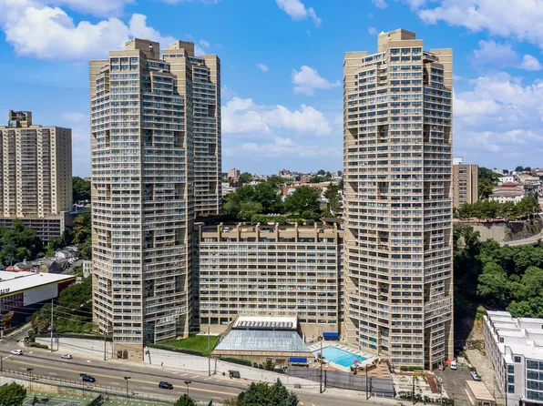 7004 Boulevard East APT 10K, West New York, NJ 07093