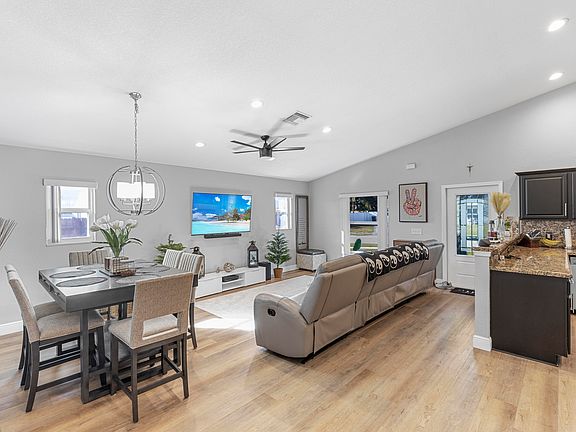 5th image of 7937 Ridgewood Drive