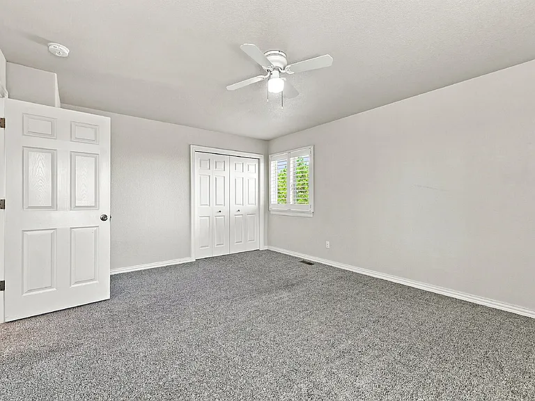 2425 Vanreen Dr — Photo 41