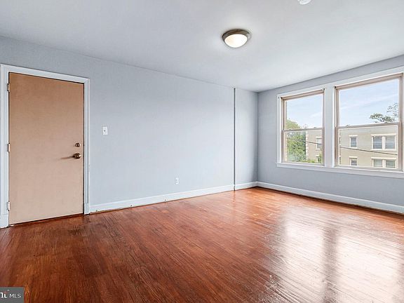 4th image of 4408 1st Pl NE APT 21
