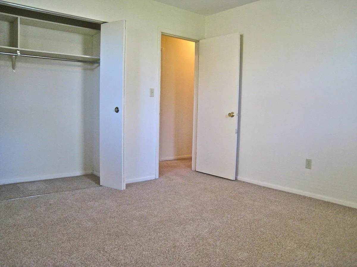 L & O Apartments — Photo 4