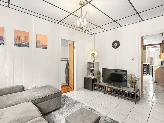 3rd image of 4 Baldwin Pl APT 2