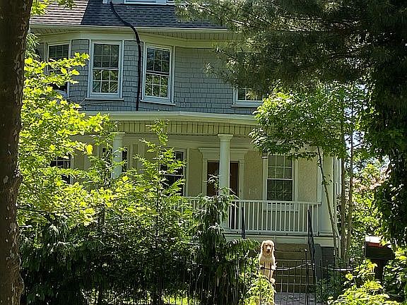2nd image of 715 Gramatan Ave