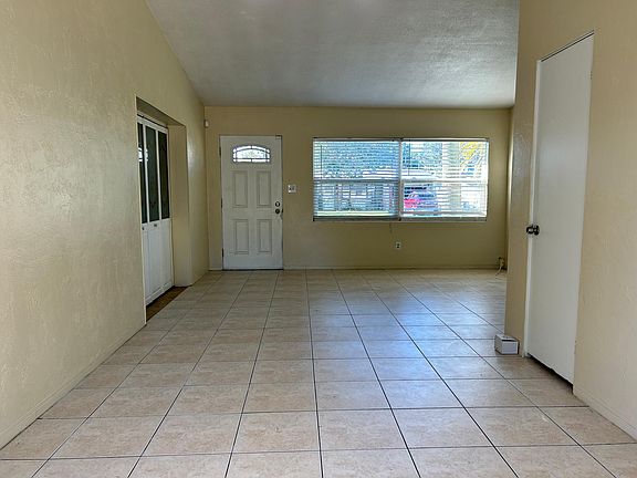 3rd image of 1027 Alice Dr