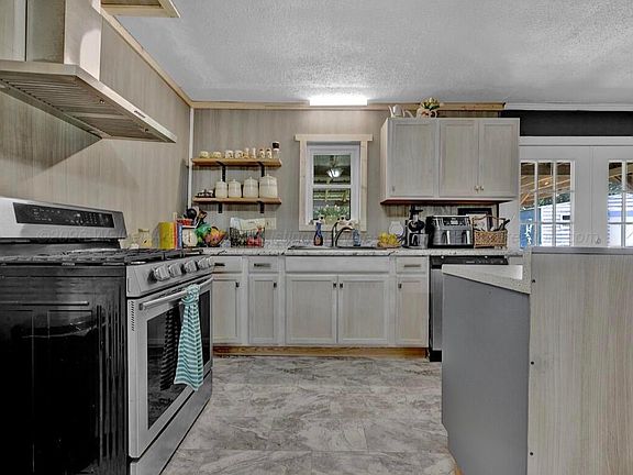 3rd image of 116 Mountain Grove Rd
