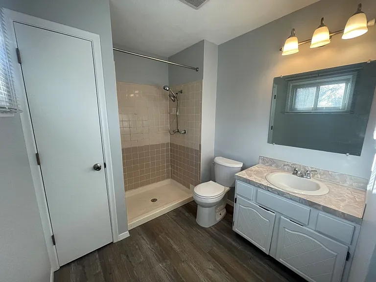 11803 S 27th St — Photo 5