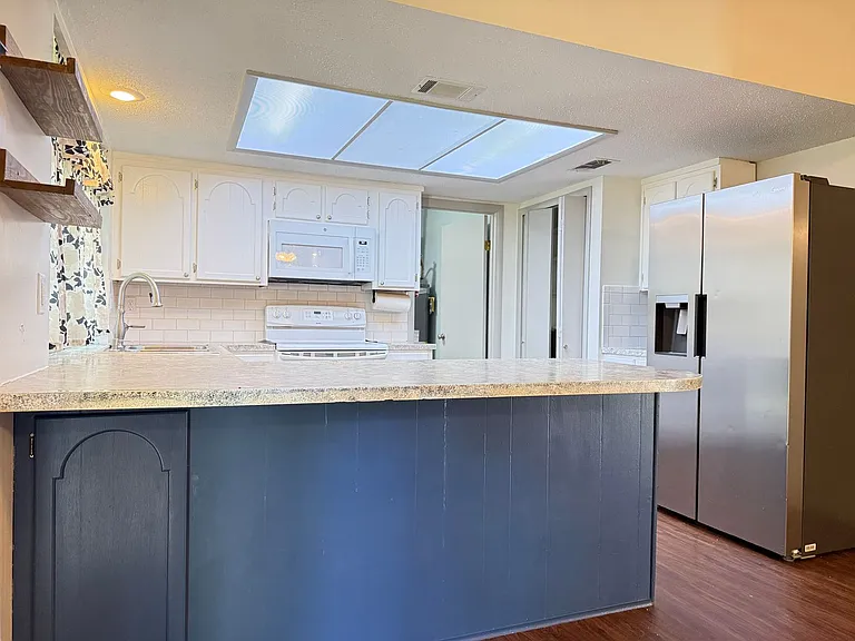 3604 Royal Oak Dr — Photo 8