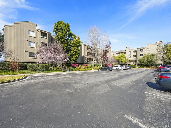 2nd image of 815 Sea Spray Ln APT 103