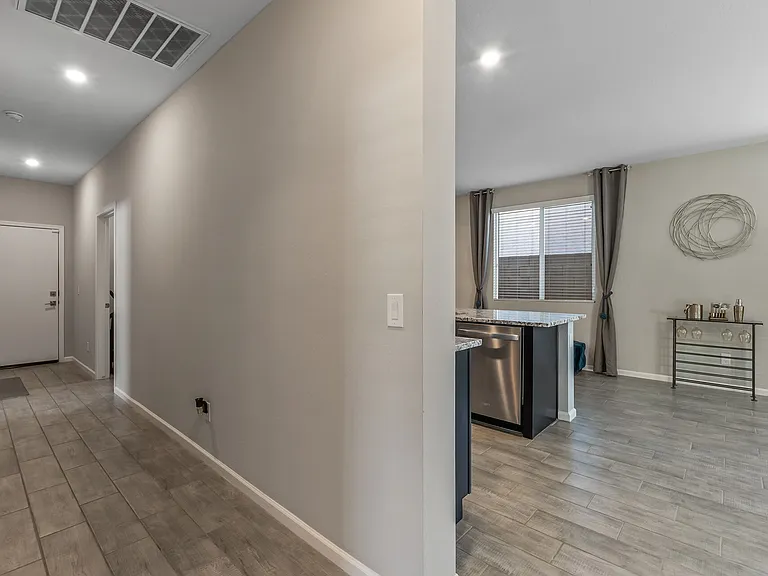 17352 W Paraiso Ln — Photo 9