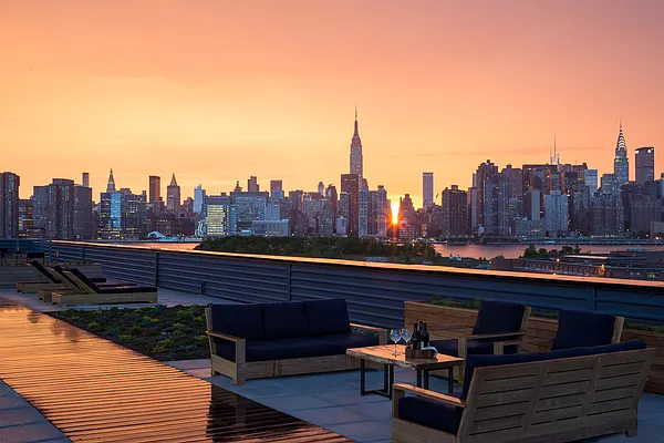 Rented by Domain Companies | media 31