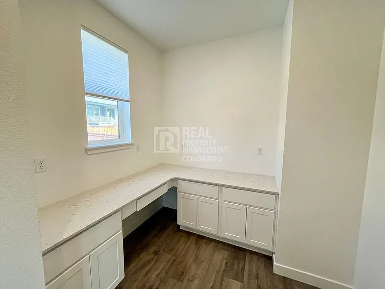 14833 Fairfax St — Photo 6