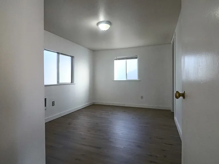 2344 Trenton Ave NE #1/2 — Photo 16