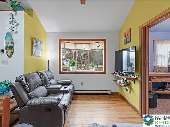 4th image of 3134 Ross Rd