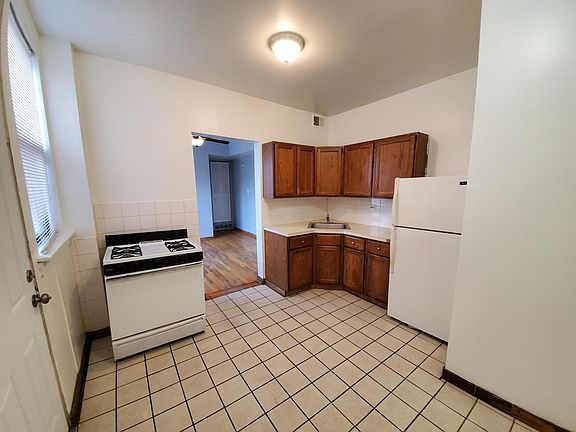 3rd image of 1553 N Saint Louis Ave
