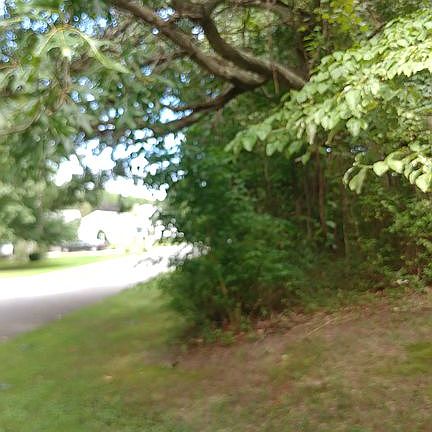 3rd image of 32 W Saratoga Rd