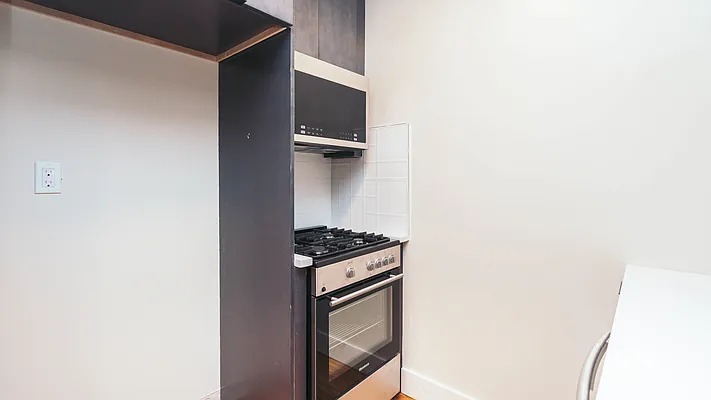 Rented by Nooklyn NYC LLC | media 13