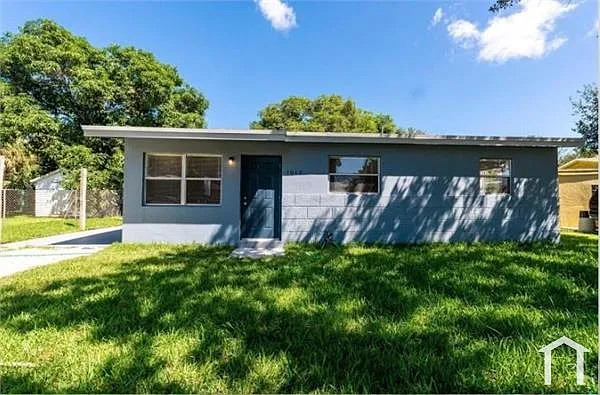 3 bed, 900 sqft, $3,000 — Photo 2