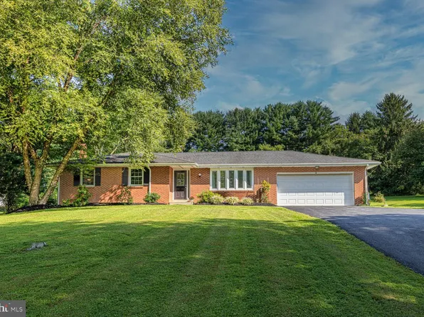 25 Elm Creek Rd, Cochranville, PA 19330