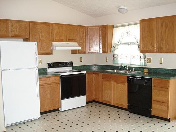 3rd image of 10912 Peach Tree Dr