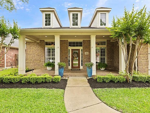 3rd image of 13718 Sherburn Manor Dr