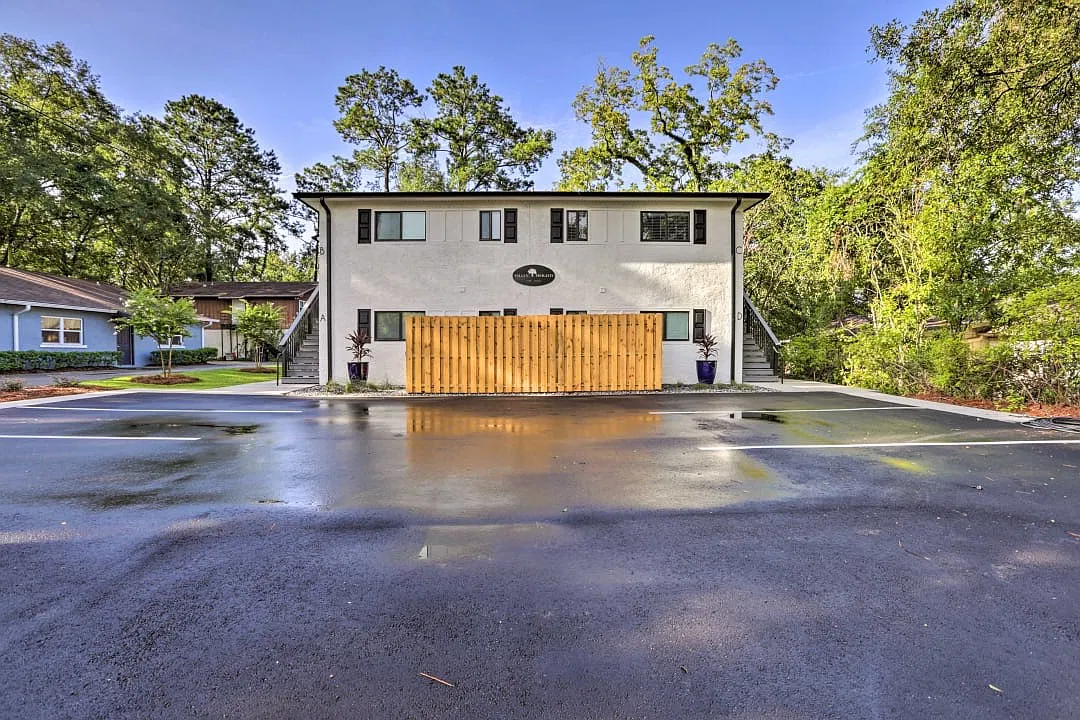 1501 C Valley Road - 1 — Photo 1