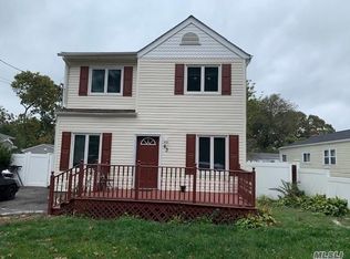63 Cedarhurst Ave, Selden, NY 11784