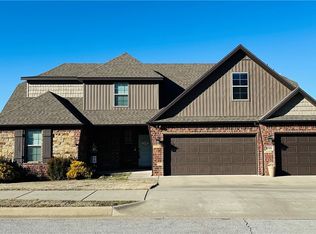 1520 Sweetbriar Way, Centerton, AR 72719