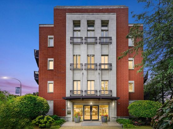 1075 W Roosevelt Rd #206, Chicago, IL 60607