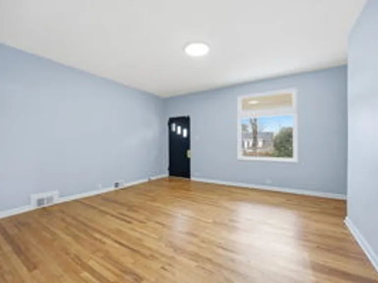 312 Midland Ave — Photo 10