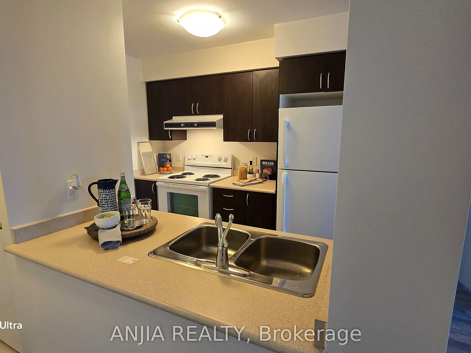 3 bed, $3,180 — Photo 3