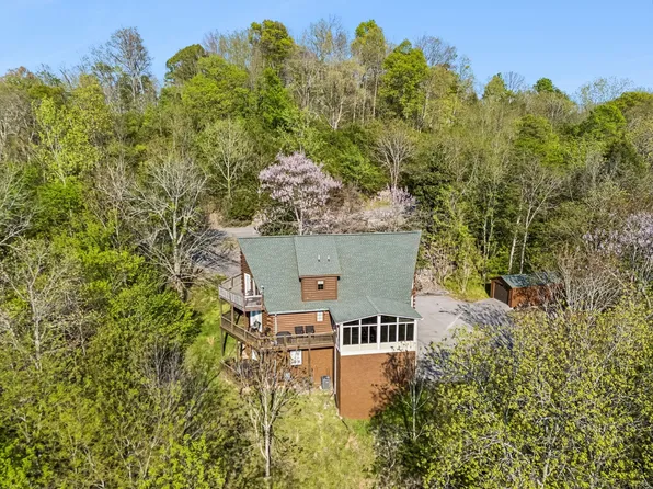 110 Lake Meadow Dr, Smithville, TN 37166