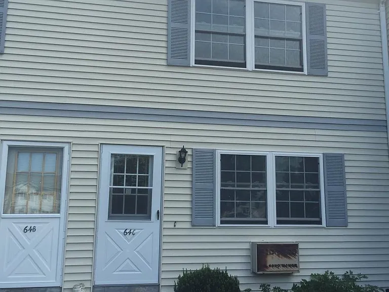 41 Crystal Ln #C — Photo 3