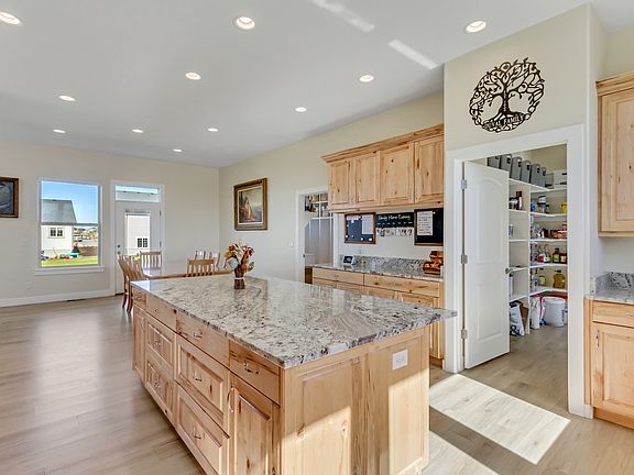5th image of 50 Pier Pl #201