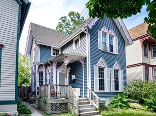 1825 N Oakland Ave, Milwaukee, WI 53202