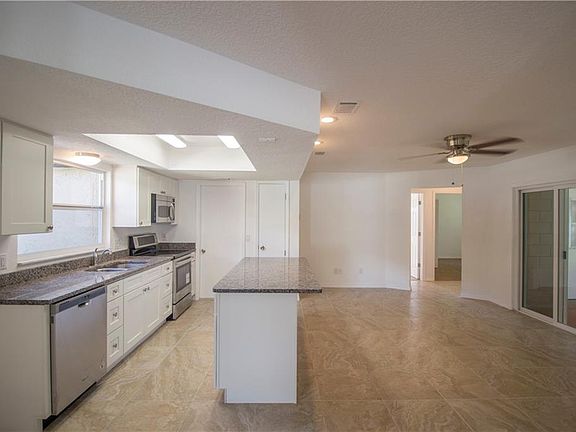 5th image of 2430 Benjamin Dr