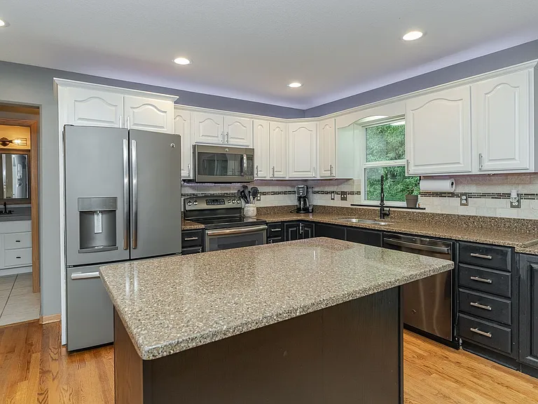 1008 Southern Woods Pl SW — Photo 9